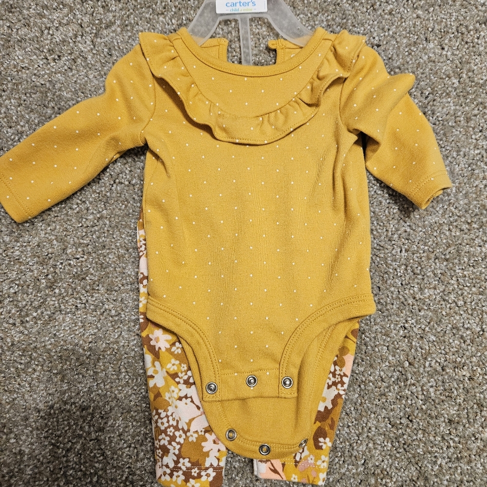 Carter's 0-3 month girls 2 piece outfit